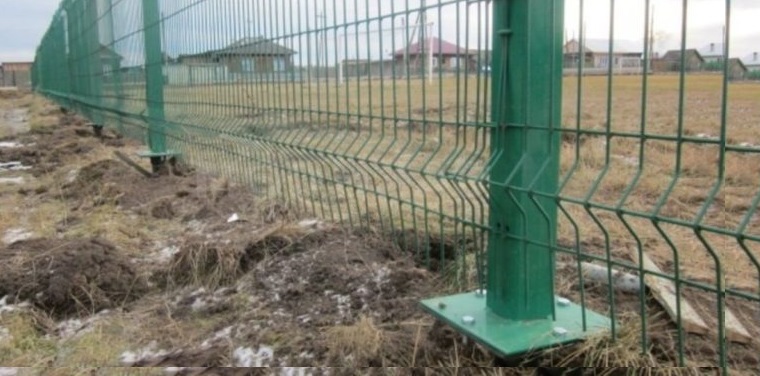 Купить сваи для ограждения от производителя в Бердске от 1377 руб: низкая цена, быстрая установка